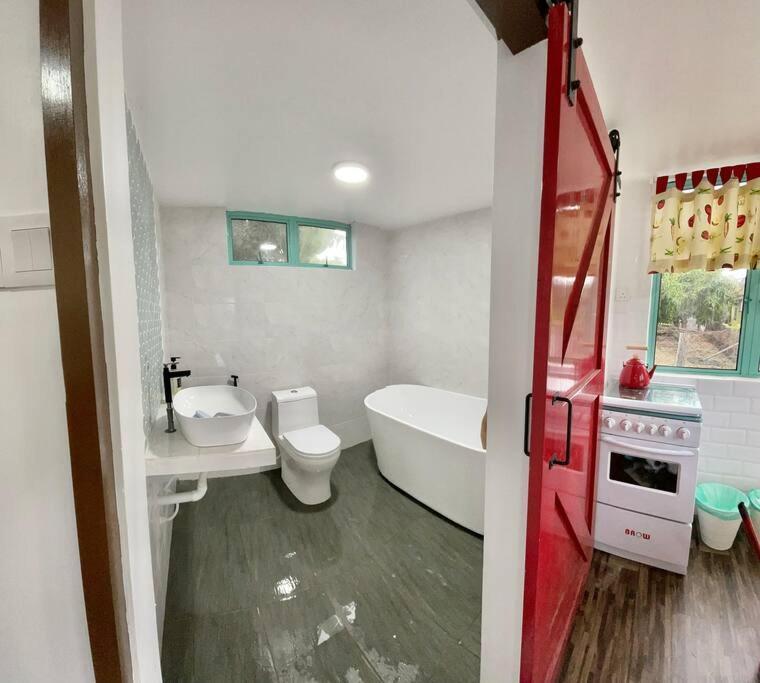 Sea Kecil Tiny House Near Jetty Of Kuala Besut Villa Kampong Nail Bagian luar foto