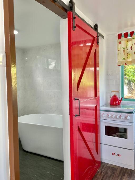 Sea Kecil Tiny House Near Jetty Of Kuala Besut Villa Kampong Nail Bagian luar foto
